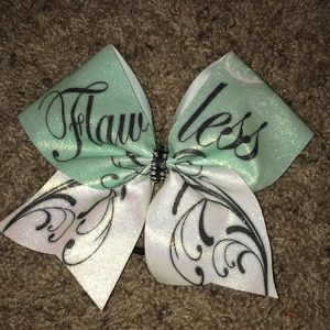 Cheer bow
